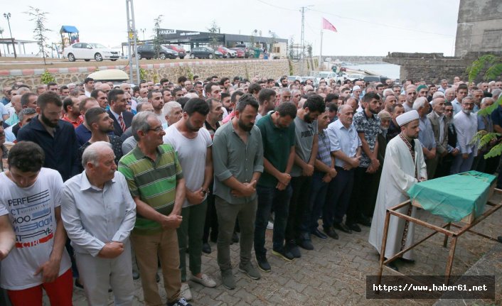 Minik Amina Azra son yolculuğuna uğurlandı