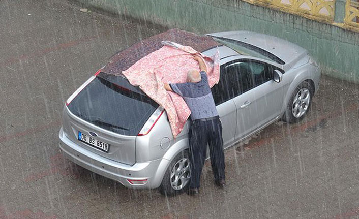 Arabalarını halılarla kapattılar