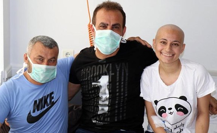 Haluk Levent, lösemi hastası baba ve kızı ziyaret etti