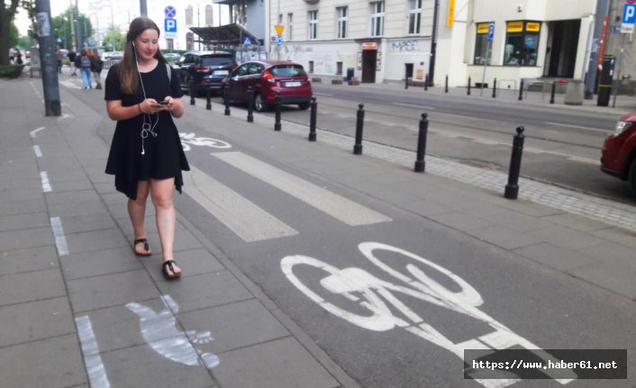 Sonunda bunu da yaptılar! Telefon bağımlıları için...