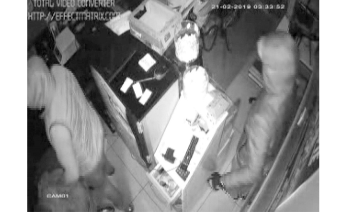 10 saniyede 10 bin TL’lik vurgun yaptılar