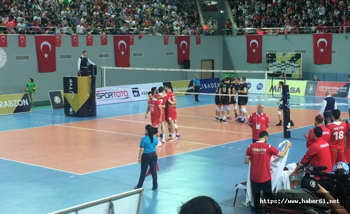 Türkiye Voleybol Milli Takımı Trabzon'da kazandı