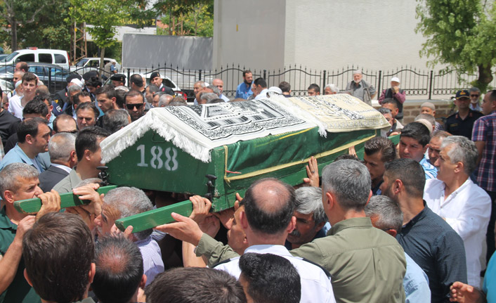 Trabzon İl Jandarma Komutanının babası son yolculuğuna uğurlandı