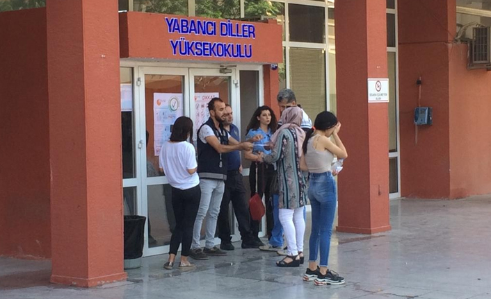 YKS sınavına geç kalınca gözyaşlarına boğuldu