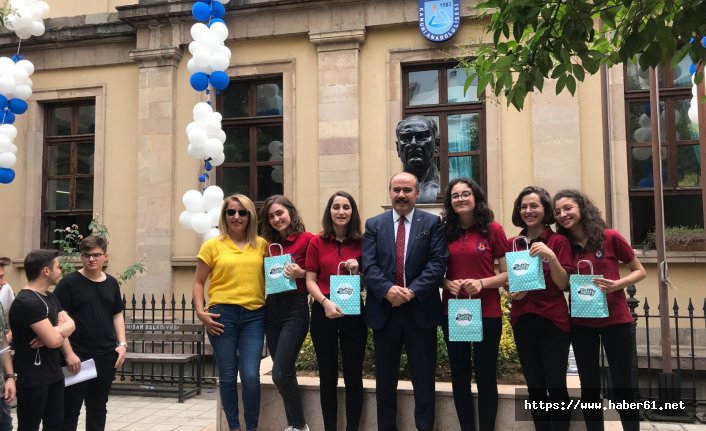 Trabzon’da öğrencilerden “Akıllı Telefon Bağımlılığına Farkındalık” projesi
