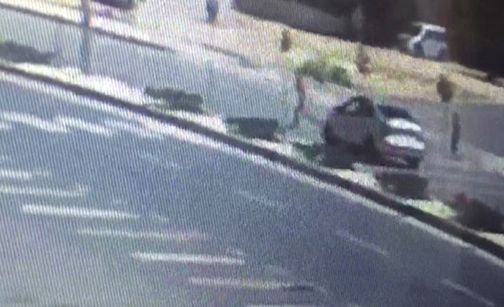 Karşıdan karşıya geçmek isterken... - 18 Haziran 2019