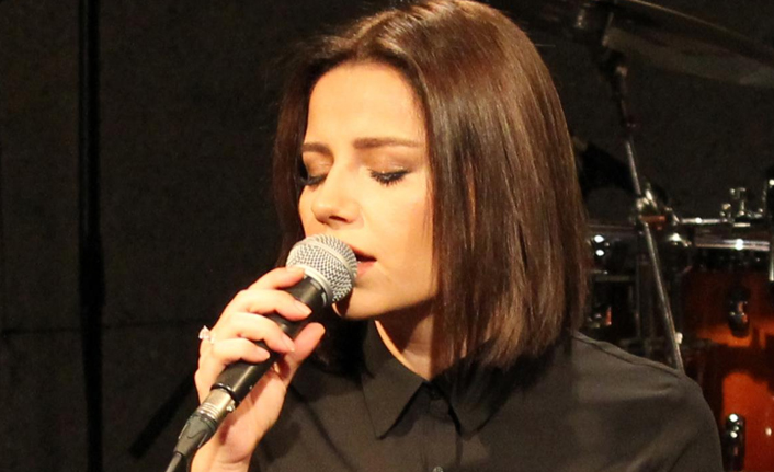 Başarılı şarkıcıdan iddilara yanıt!