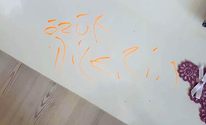 Hırsızdan özür yazısı