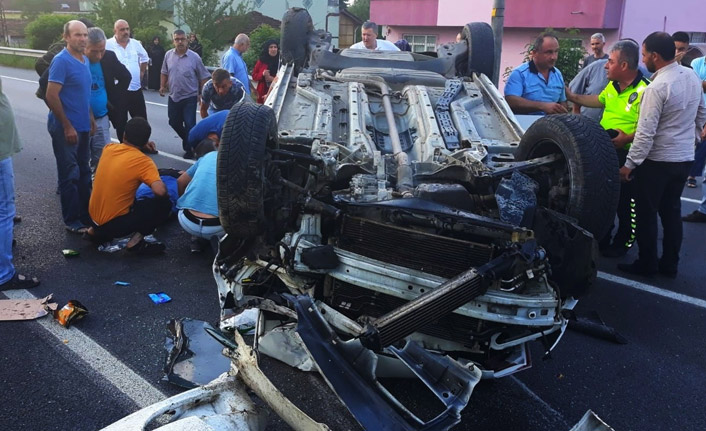 Samsun Terme’de Otomobil Takla Attı: 5 Kişi Yaralandı