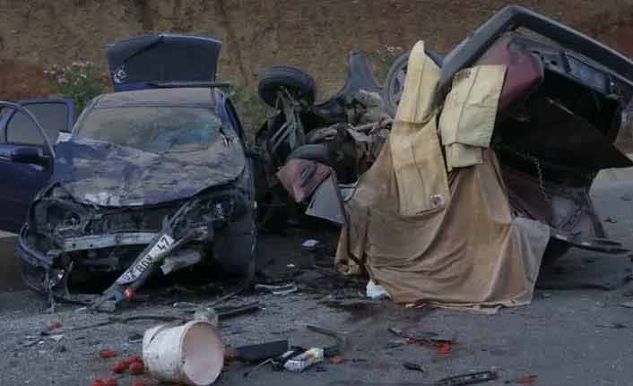 Feci kaza! Ölü ve yaralılar var