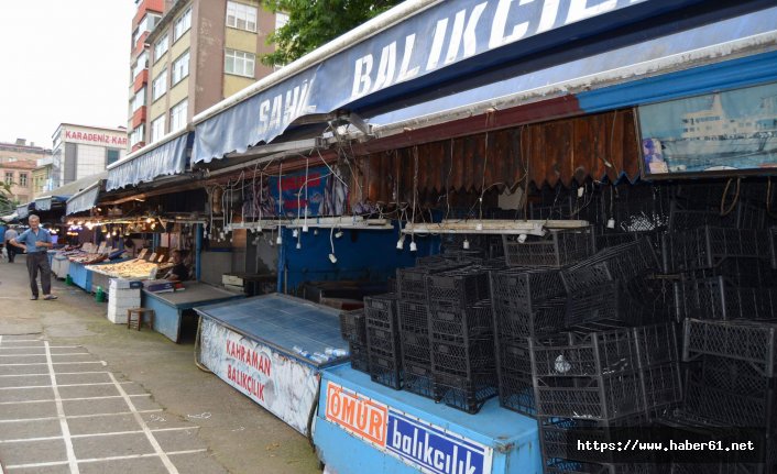 Balık satışları dibe vurdu!