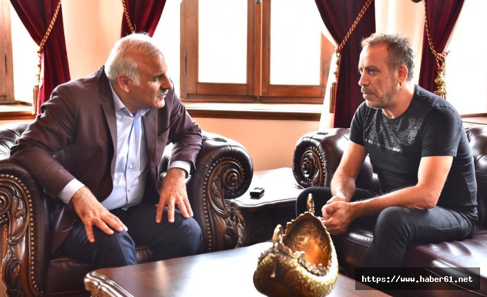 Haluk Levent, Zorluoğlu'nun çay davetini geri çevirmedi