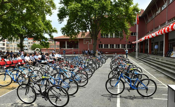 Trabzon'da 61 öğrenciye 61 bisiklet