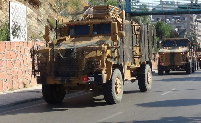 Sınıra askeri sevkiyat devam ediyor