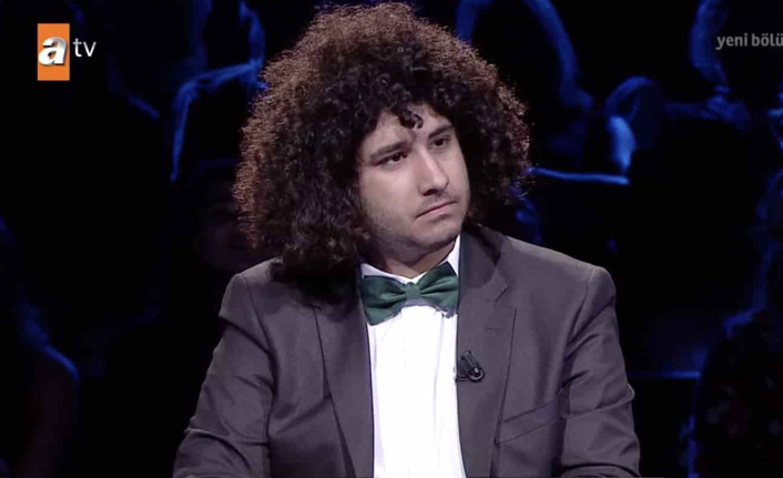 Kim Milyoner Olmak İster'de 1 Milyonluk soruyu görmeye hak kazanan papyonlu genç Arda Ayten kimdir?