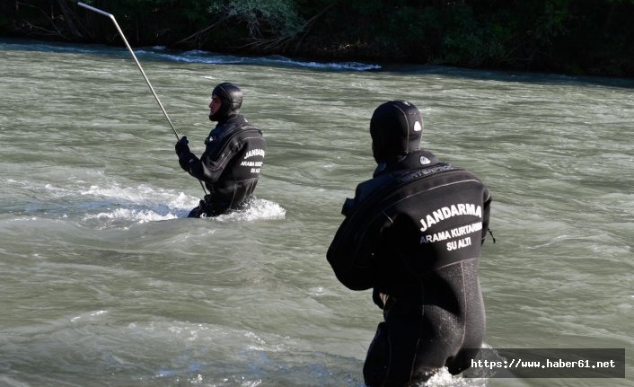 Munzur Çayı'na düşen gencin cansız bedenine ulaşıldı