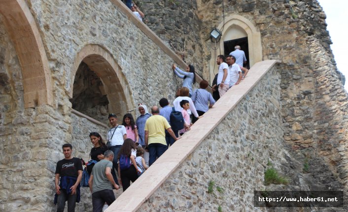 Sümela'nın "bir kısmı" ziyaretçi akınına uğruyor!