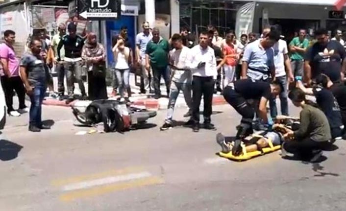 Hızını alamayan araç motosiklete çarptı!