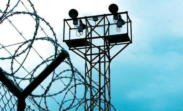 14 mahkum zehirlenerek öldü