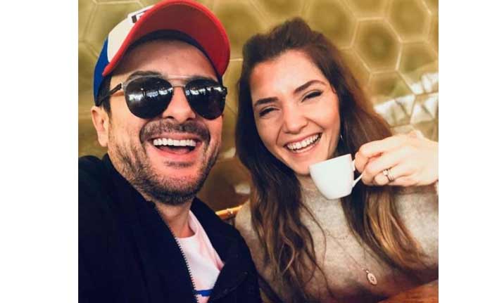 Yakışıklı şarkıcı, baba oluyor!