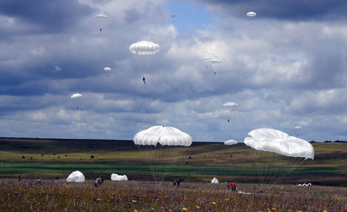 Rusya'dan NATO'ya misilleme Kırım tatbikatı