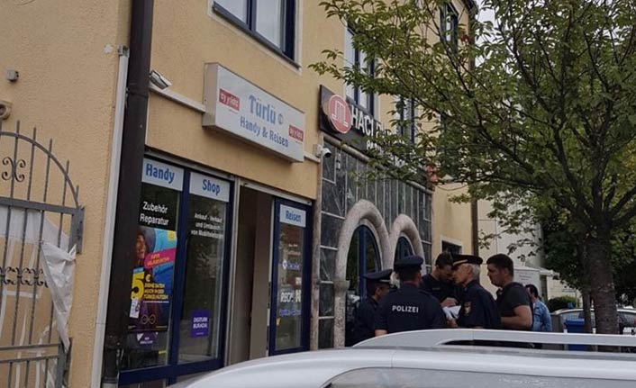 Almanya'da 3 camiye bomba ihbarı