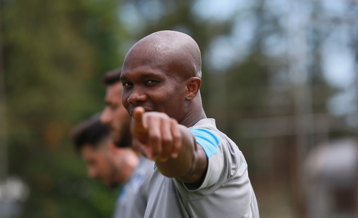 Nwakaeme hırsı ile alkış topluyor