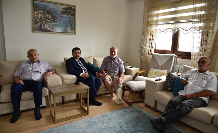 Geçmiş olsun ziyaretini torun renklendirdi: "Ömer, bak bu başkan"