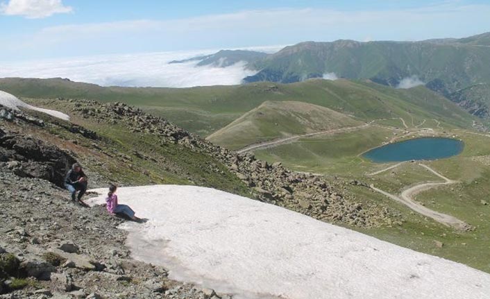 Bayburt - Trabzon sınırındaki bu göller büyülüyor