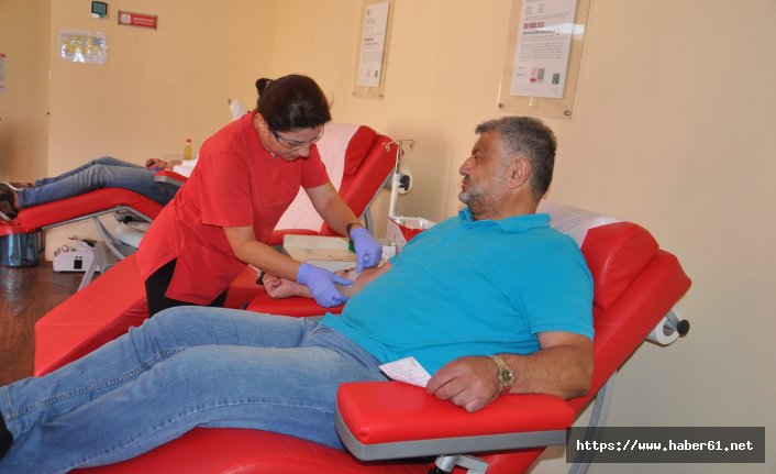 61. kan bağışını Cumhurbaşkanına armağan etti