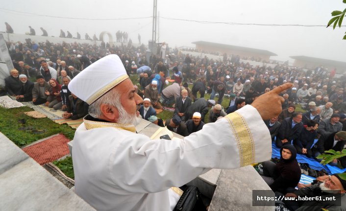 Karadeniz'deki camide 557 yıllık gelenek yaşatılıyor