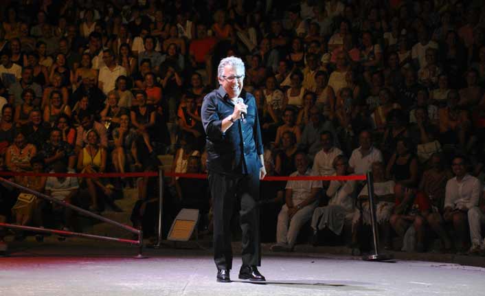 Zülfü Livaneli konserine ünlüler akın etti