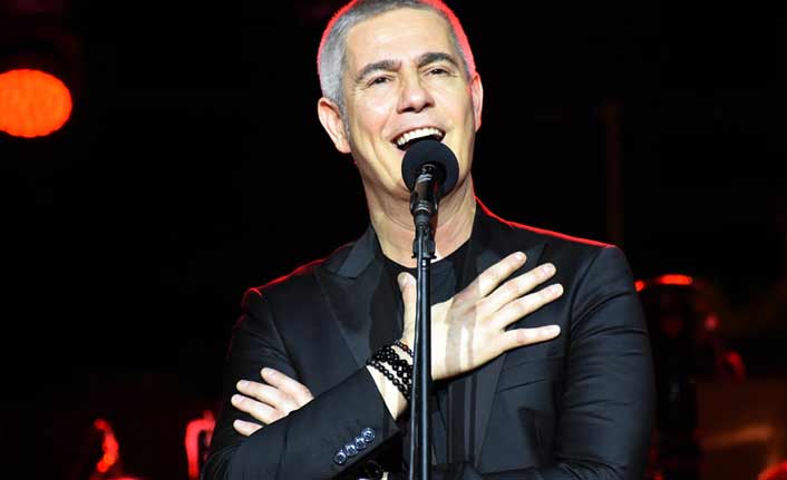 İtalyan tenor Safina, sahipsiz hayvanlar için sahneye çıkacak