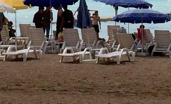 Şezlong tartışmasında polis öldü