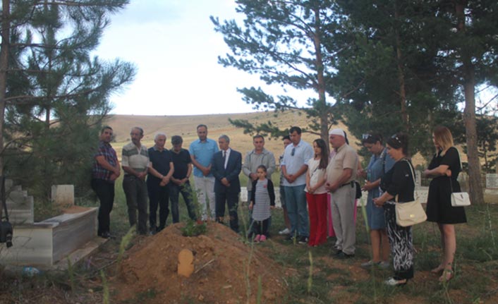 Gazeteci Abdulkadir Nişancı mezarı başında anıldı