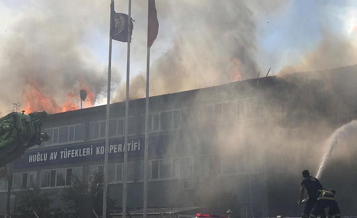 Silah fabrikasında yangın