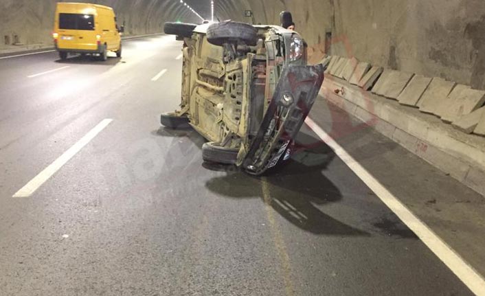 Trabzon’da kaza - Duvara çarparak yan yattı