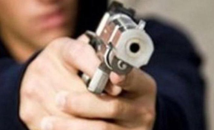 Uyuşturucu kullandıktan sonra arkadaşını vurdu