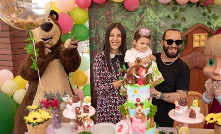 Ünlü popçunun eşi, Arya' nın doğum gününü kutladı