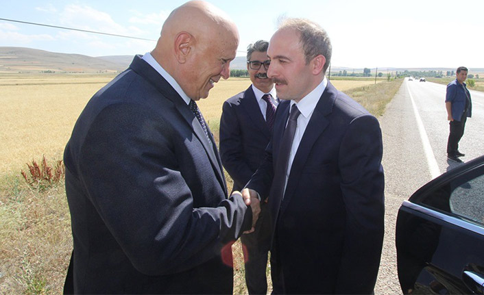 Türkiye’nin en genç valisi göreve başladı | Cüneyt Epcim kimdir?