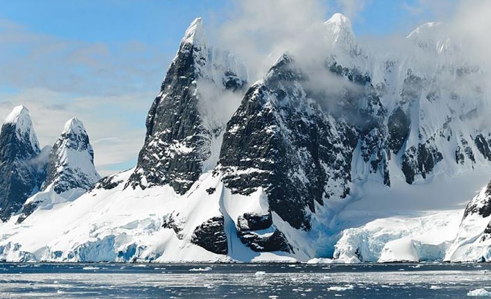 Grönland'da temmuzda 197 milyar ton buz eridi