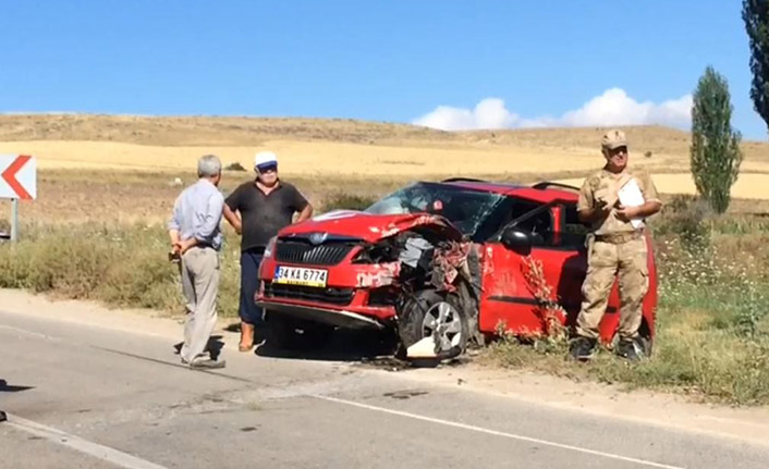 Bayburt'ta trafik kazası yaralılar var