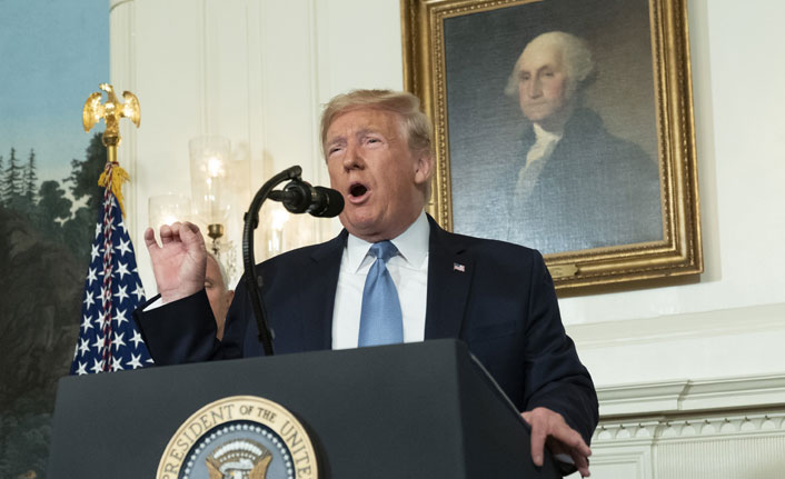 Trump, beyaz ırkçılığı kınayarak, idam istedi