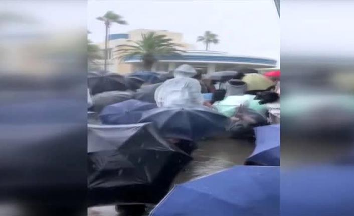 Hayat felç oldu: 210 uçuş iptal edildi