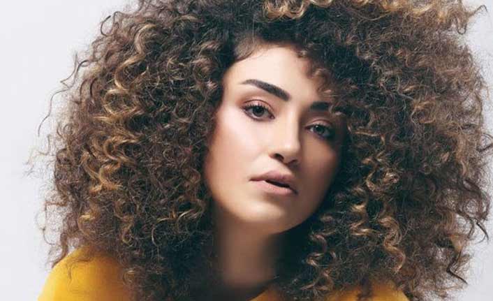 Dilan Çıtak: “Türkiye’de herkes ünlü olup büyük konserler verebiliyor”