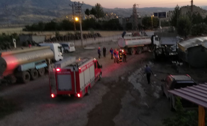 Otoparkta patlama, ölü ve yaralılar var