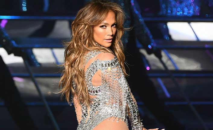 Lopez, giydiği kıyafetle herkesi şaşkına uğrattı!