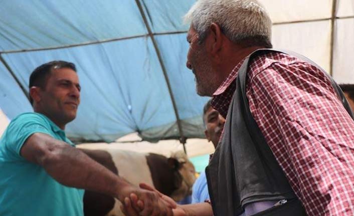 Kurban pazarında ilginç olay!