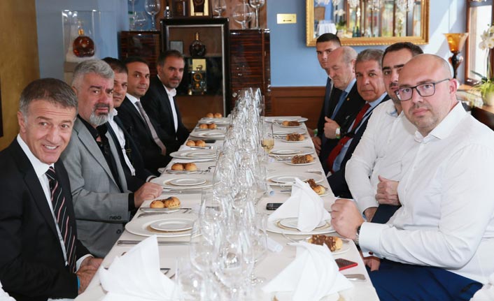 Sparta Prag Trabzonspor maçı öncesi dostluk yemeği