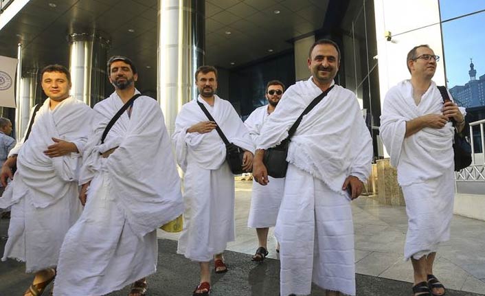 Hacı adayları Arafat yolunda